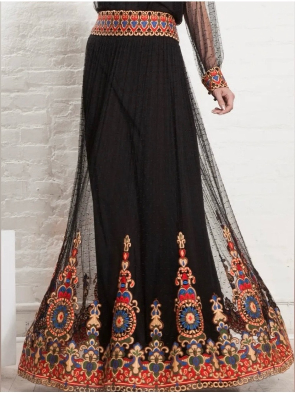 Alice + Olivia Sidney tulle embroidered Black Maxi Skirt sz  6 !